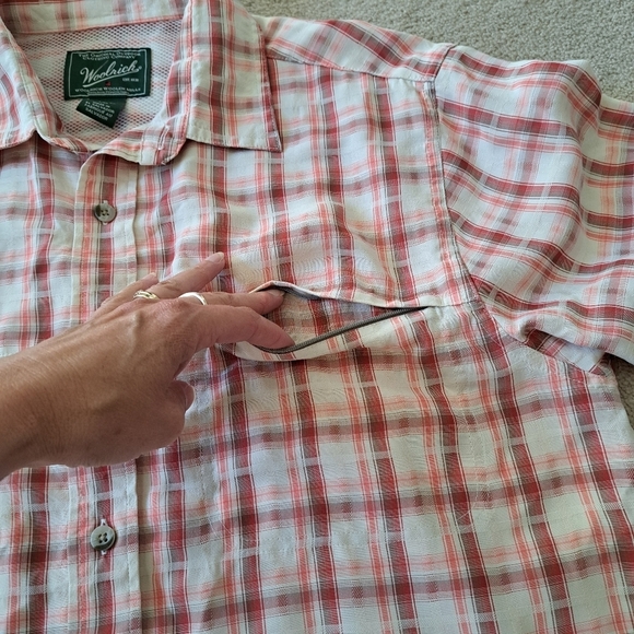Woolrich Men's Plaid Shirt Size Large Red Beige Short Slv Casual Button Front - Picture 7 of 11